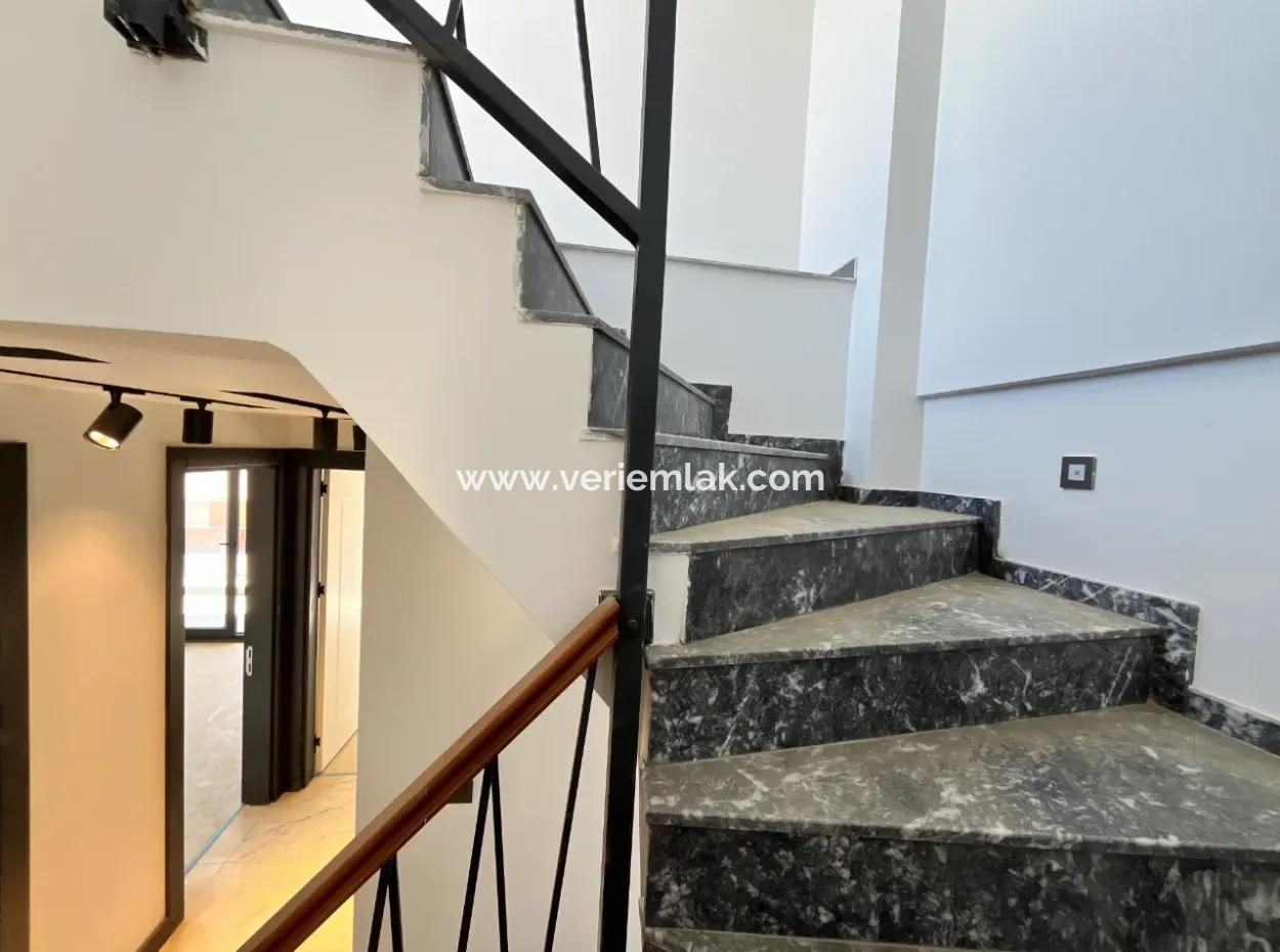 Luxury And Comfortable Villa Privilege In The Heart Of The City