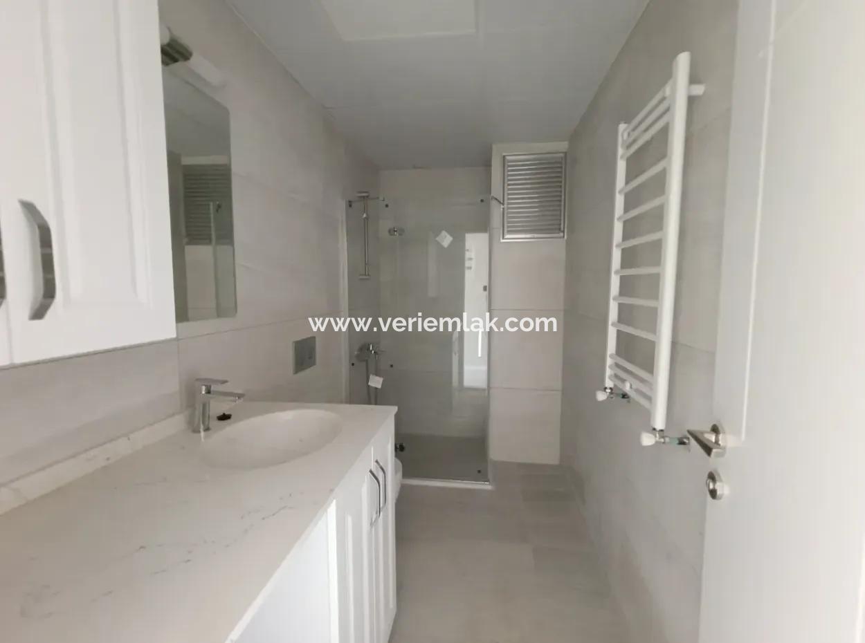 3 1 Mezzanine Spacious Apartment In Seferihisar Camikebir Neighborhood With Garden, Pool And Security!