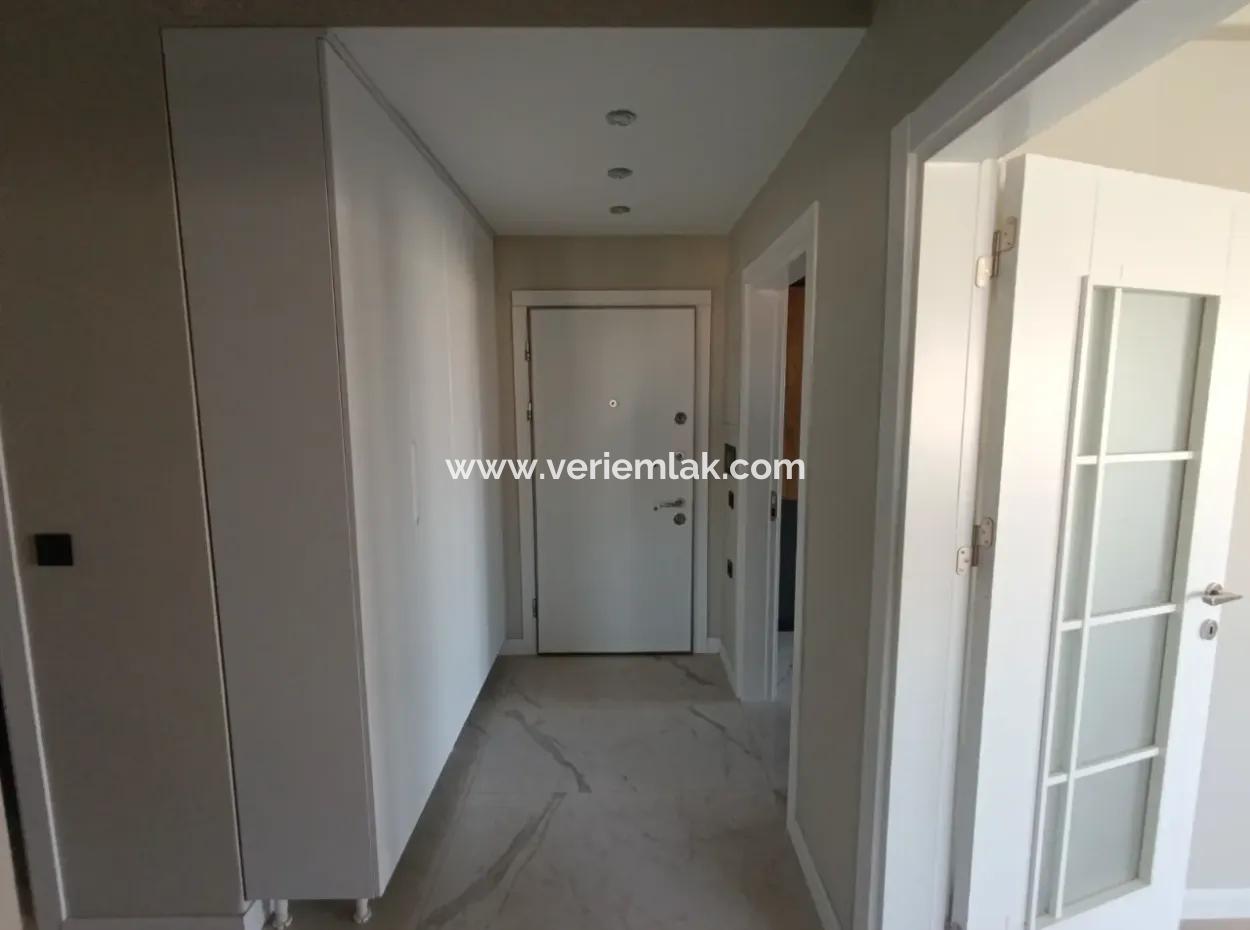 Bright And Modern 3 In 1 Apartment With Double Balconies On Kusadasi Street, Izmir