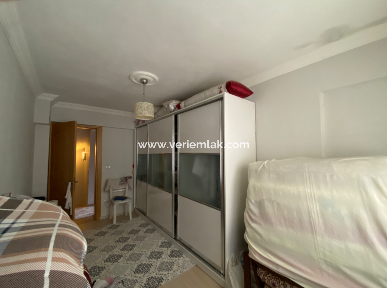 Seferihisar Çolakibrahim Bey Mah. Detached Villa For Sale With Large Garden