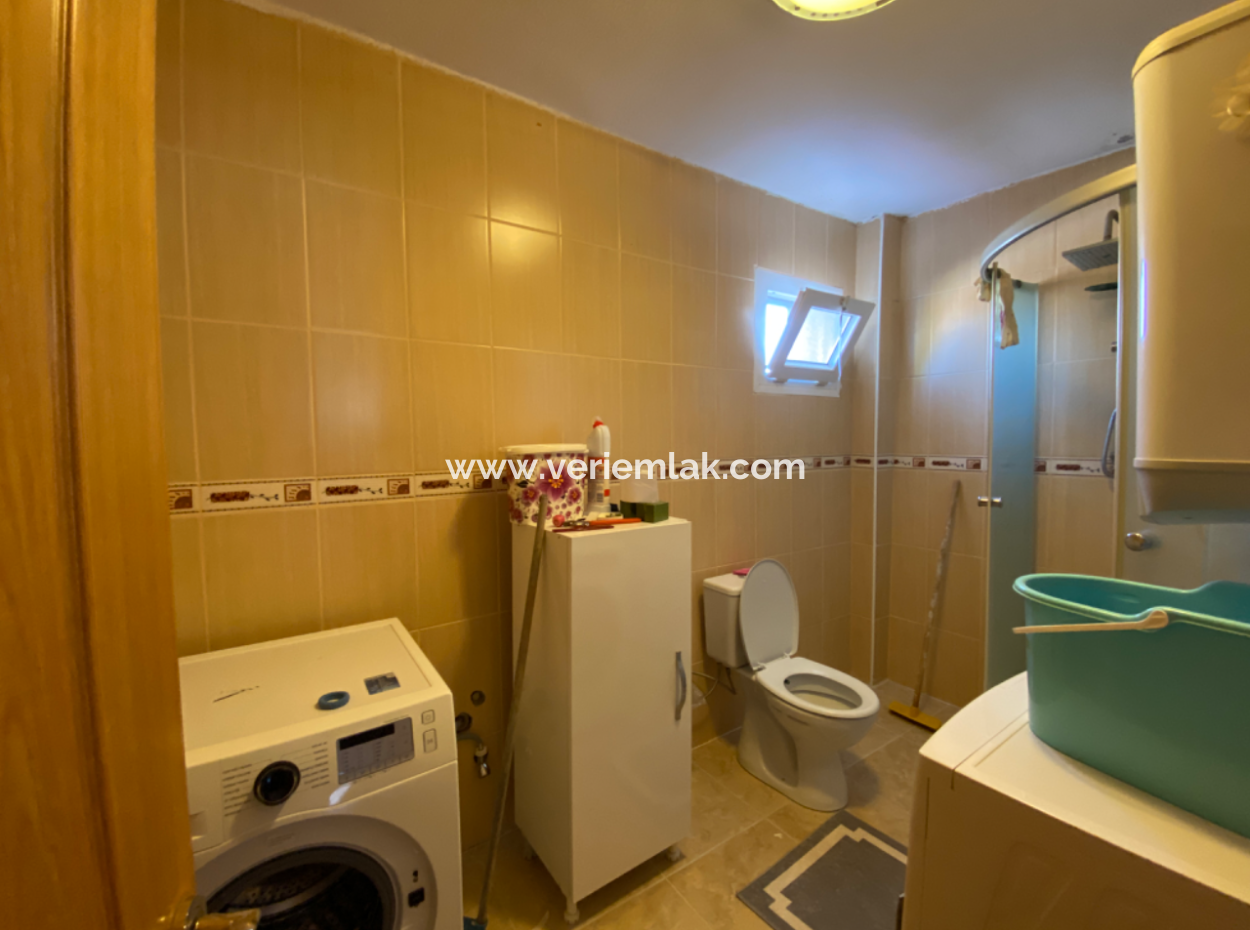 Seferihisar Çolakibrahim Bey Mah. Detached Villa For Sale With Large Garden