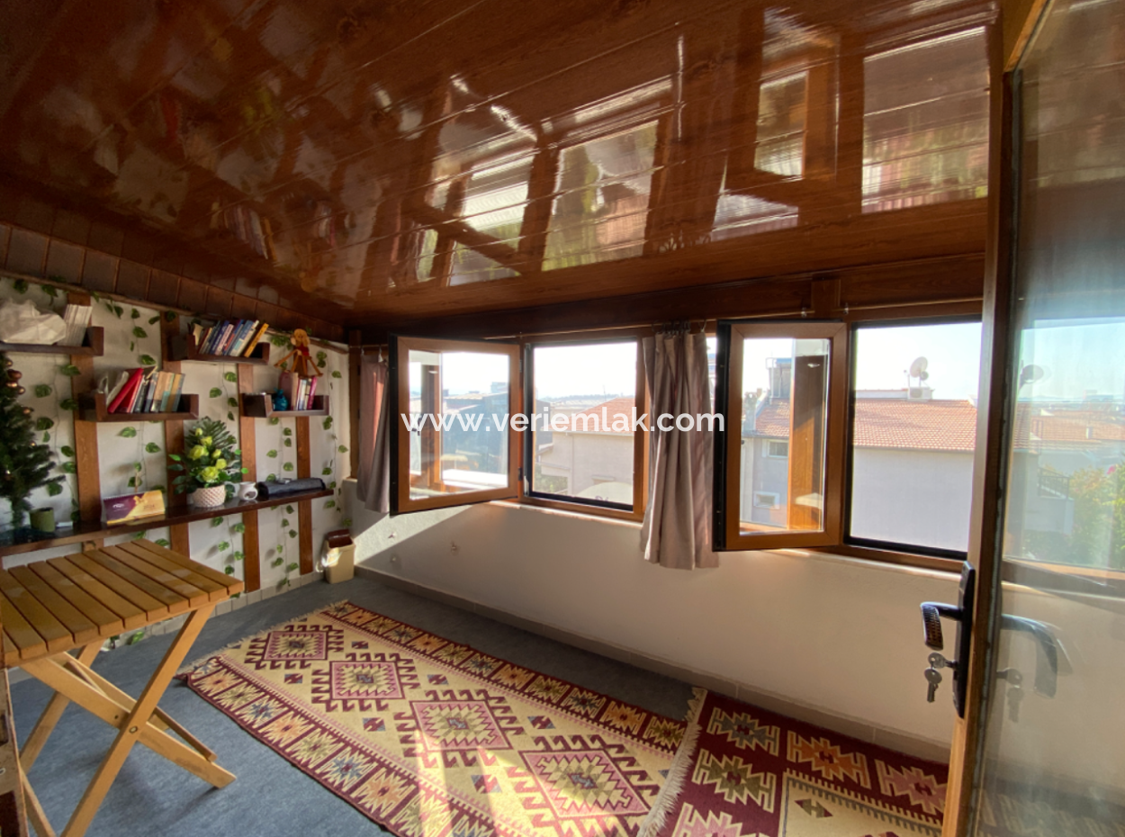 Seferihisar Çolakibrahim Bey Mah. Detached Villa For Sale With Large Garden