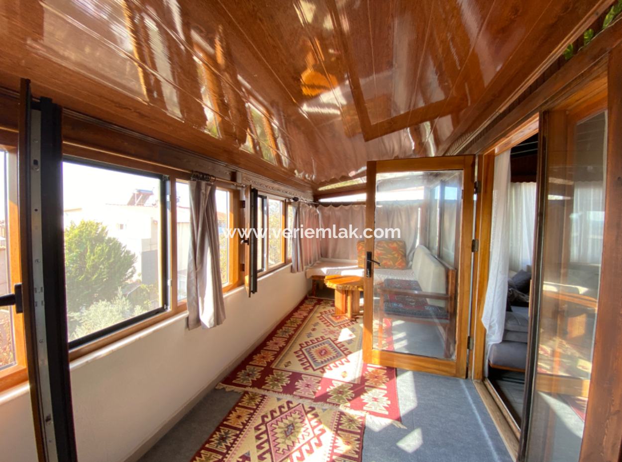 Seferihisar Çolakibrahim Bey Mah. Detached Villa For Sale With Large Garden