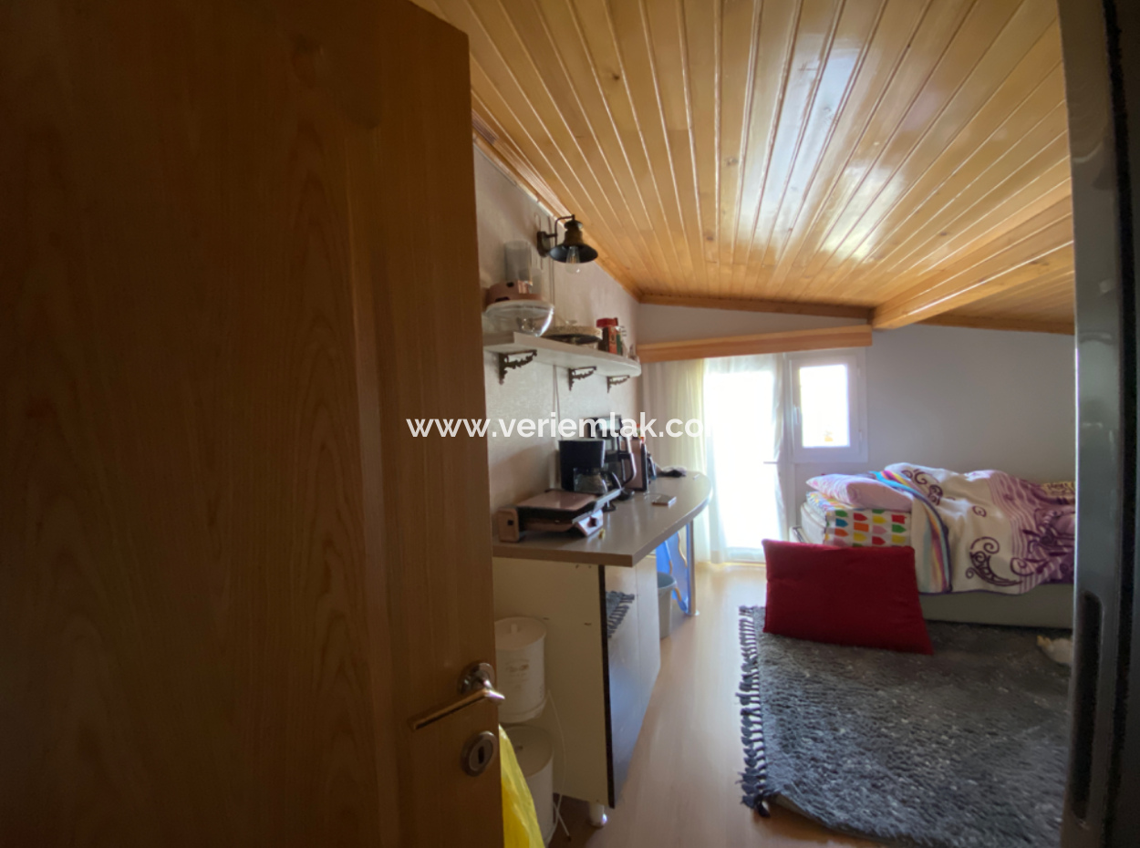 Seferihisar Çolakibrahim Bey Mah. Detached Villa For Sale With Large Garden