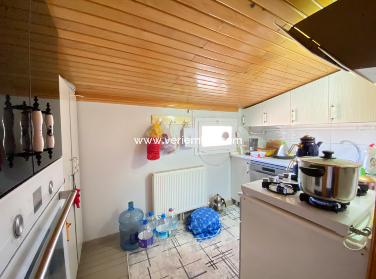 Seferihisar Çolakibrahim Bey Mah. Detached Villa For Sale With Large Garden