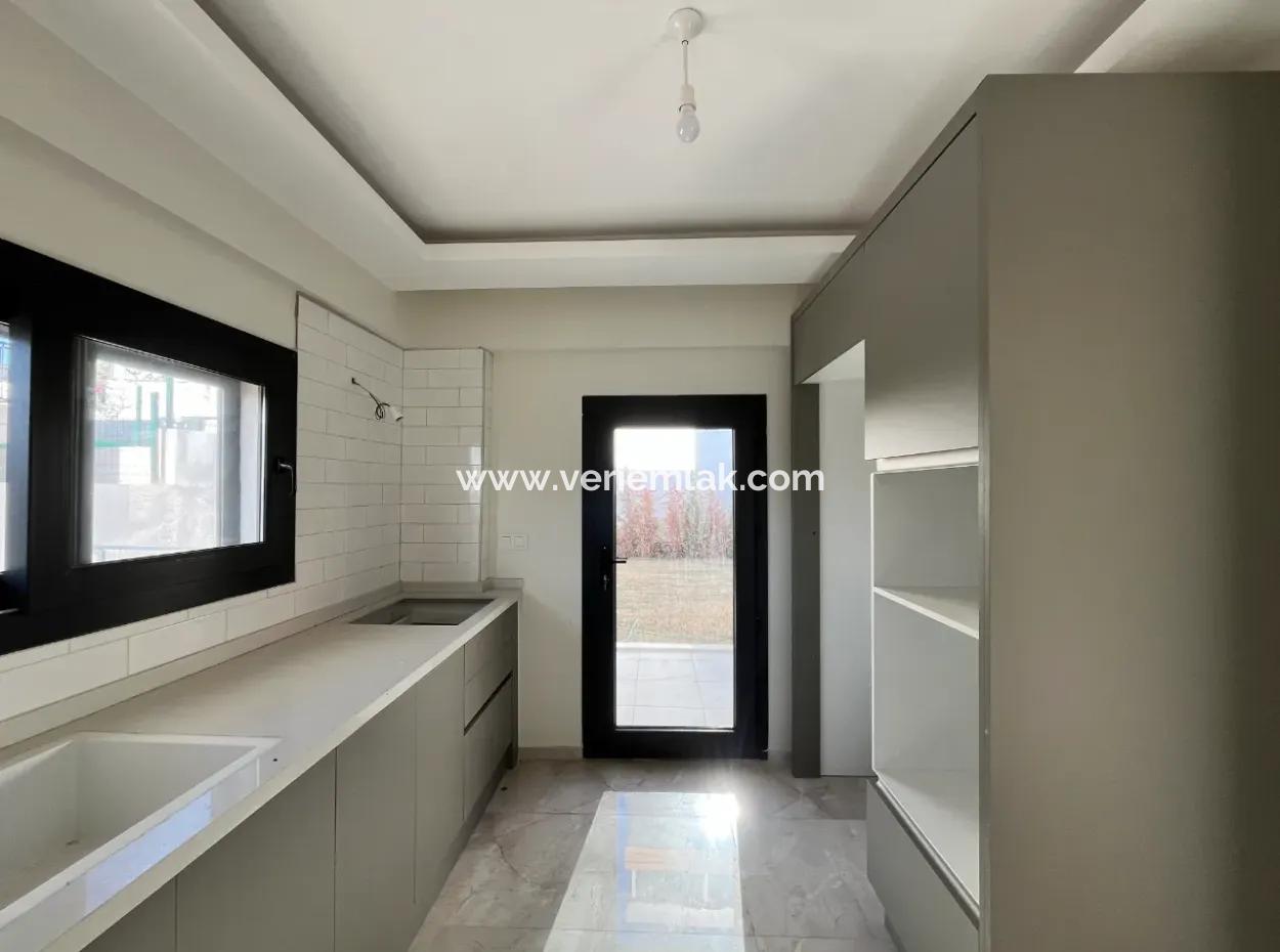 Luxury Detached Villa In Seferihisar Sığacık Girlen - Walking Distance To The Sea