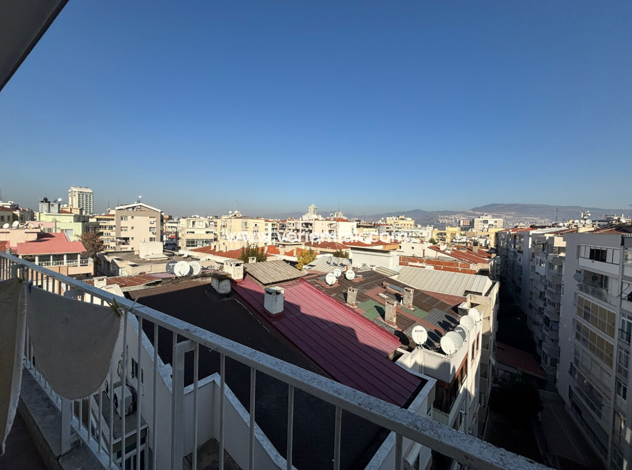 An Unmissable Opportunity Near Alsancak Dutlu Street! Located In The Heart Of The City, Near Alsancak Dutlu Street, Our 3 1 Apartment Is Waiting For You!