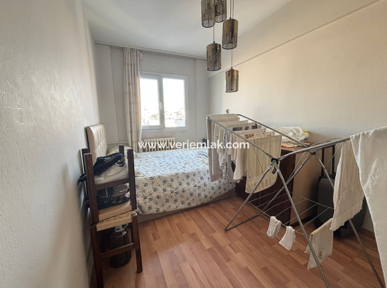 An Unmissable Opportunity Near Alsancak Dutlu Street! Located In The Heart Of The City, Near Alsancak Dutlu Street, Our 3 1 Apartment Is Waiting For You!