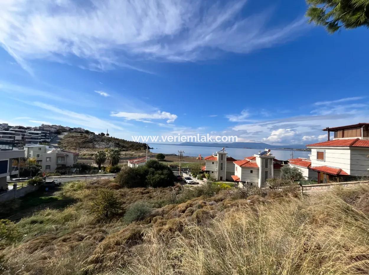 Unique Land Zoned 1320 M² On Main Street In Seferihisar Akarca, 117 M From The Sea!