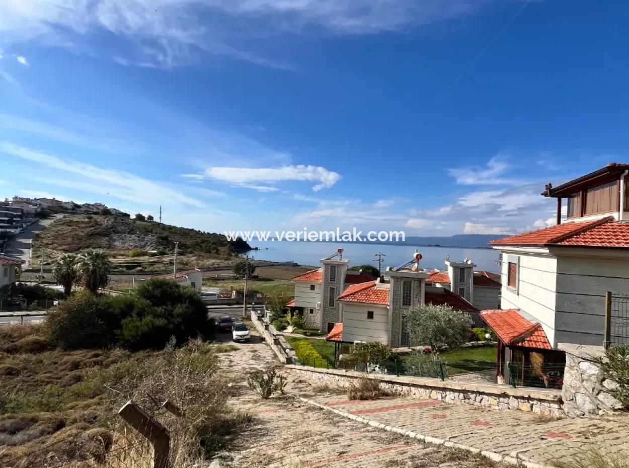 Unique Land Zoned 1320 M² On Main Street In Seferihisar Akarca, 117 M From The Sea!
