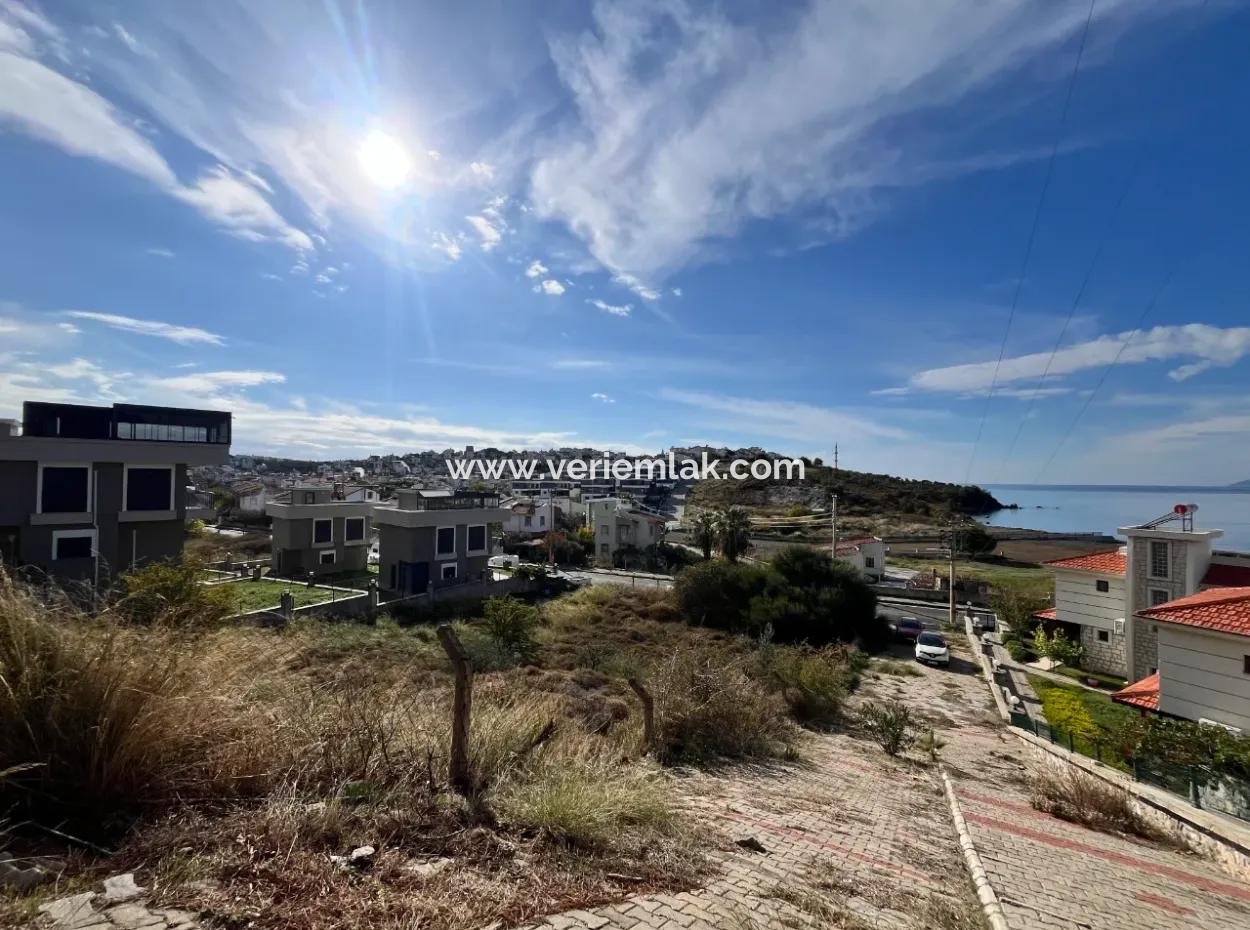 Unique Land Zoned 1320 M² On Main Street In Seferihisar Akarca, 117 M From The Sea!