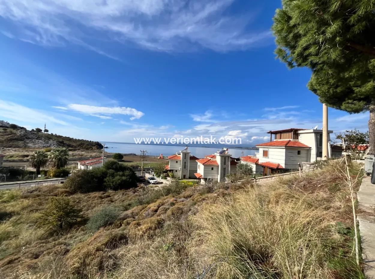 Unique Land Zoned 1320 M² On Main Street In Seferihisar Akarca, 117 M From The Sea!