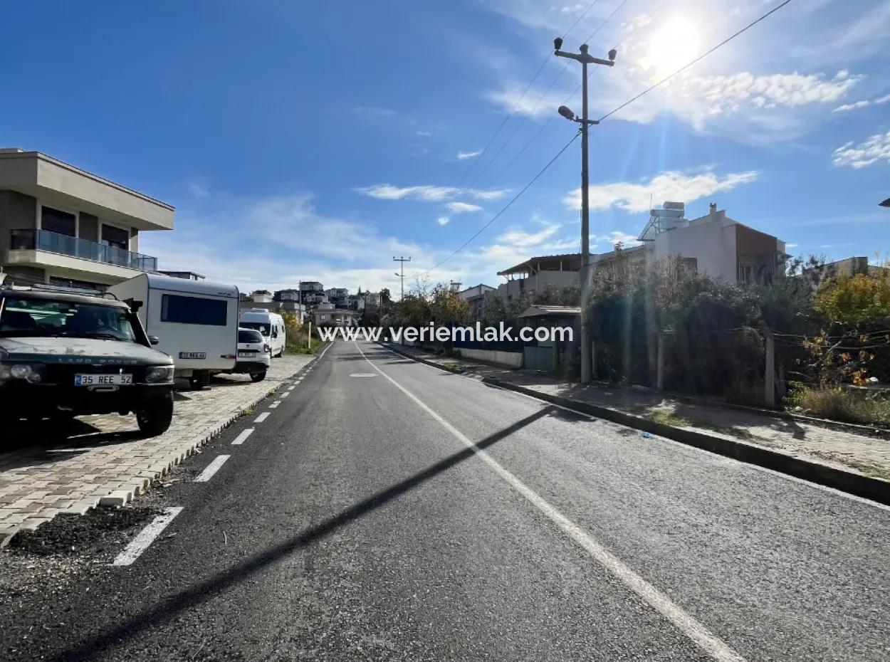 Unique Land Zoned 1320 M² On Main Street In Seferihisar Akarca, 117 M From The Sea!