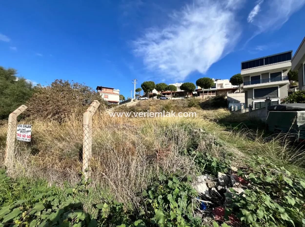 Unique Land Zoned 1320 M² On Main Street In Seferihisar Akarca, 117 M From The Sea!