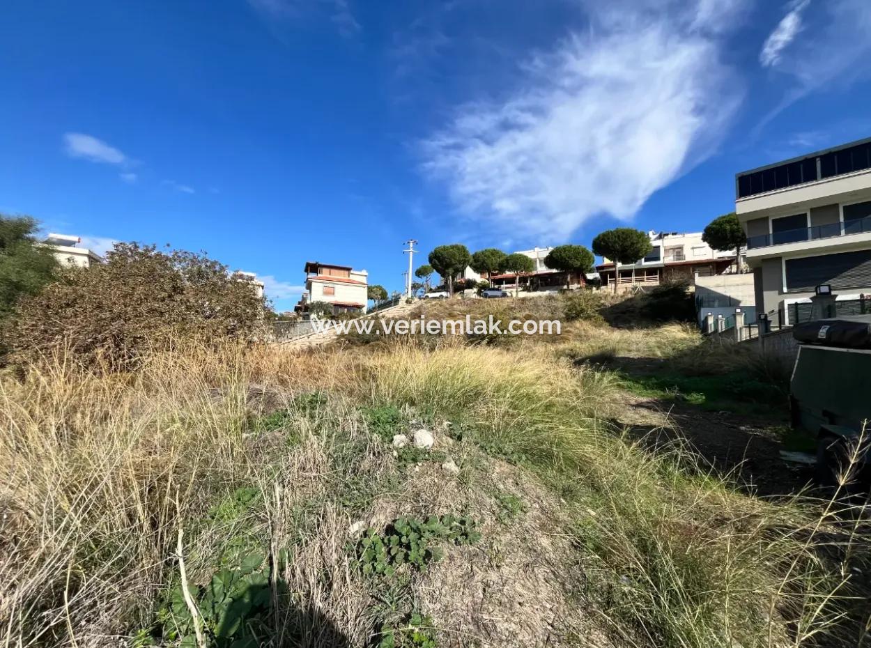 Unique Land Zoned 1320 M² On Main Street In Seferihisar Akarca, 117 M From The Sea!