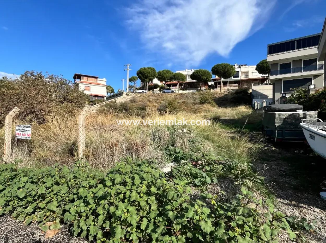 Unique Land Zoned 1320 M² On Main Street In Seferihisar Akarca, 117 M From The Sea!