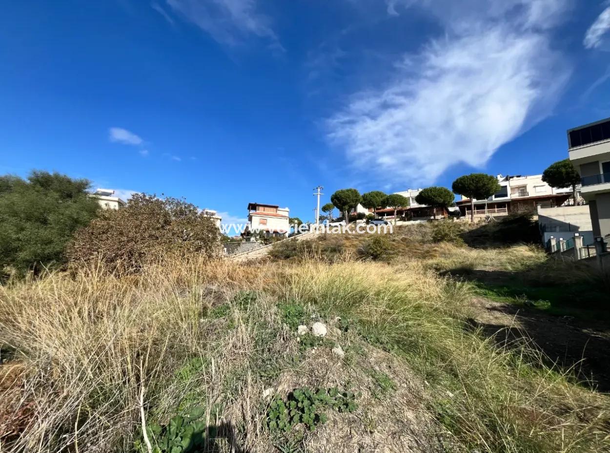 Unique Land Zoned 1320 M² On Main Street In Seferihisar Akarca, 117 M From The Sea!