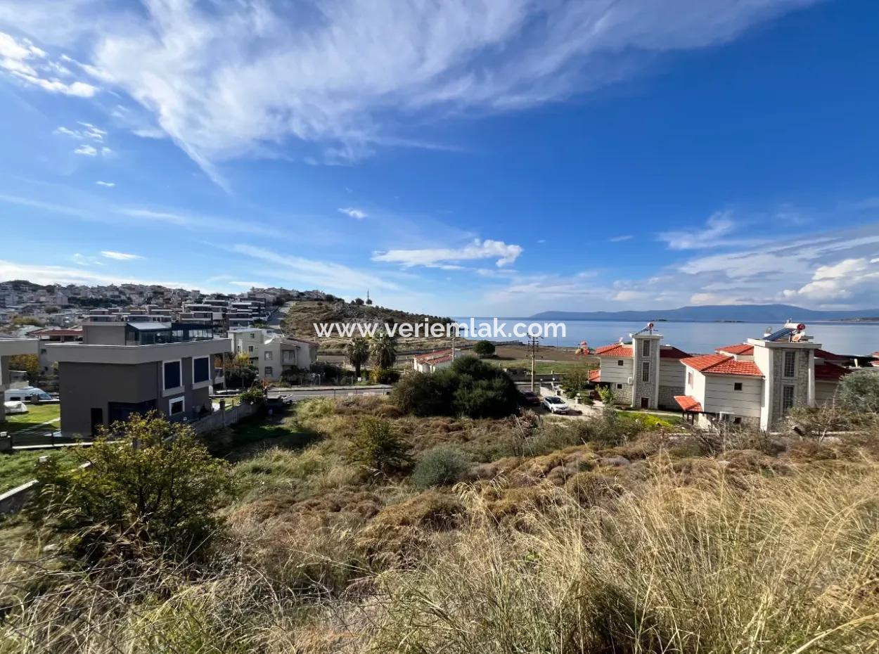 Unique Land Zoned 1320 M² On Main Street In Seferihisar Akarca, 117 M From The Sea!