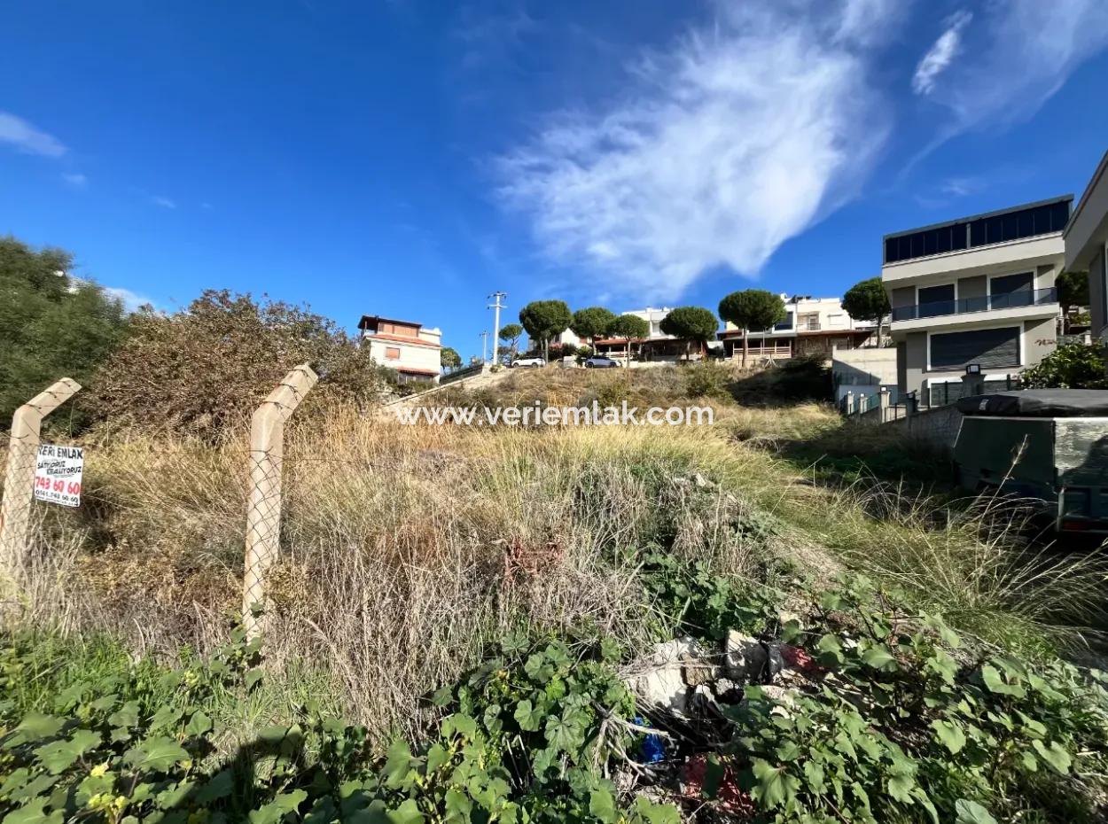 Unique Land Zoned 1320 M² On Main Street In Seferihisar Akarca, 117 M From The Sea!