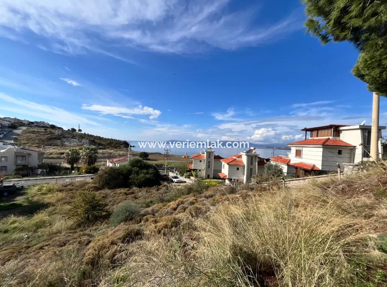 Unique Land Zoned 1320 M² On Main Street In Seferihisar Akarca, 117 M From The Sea!