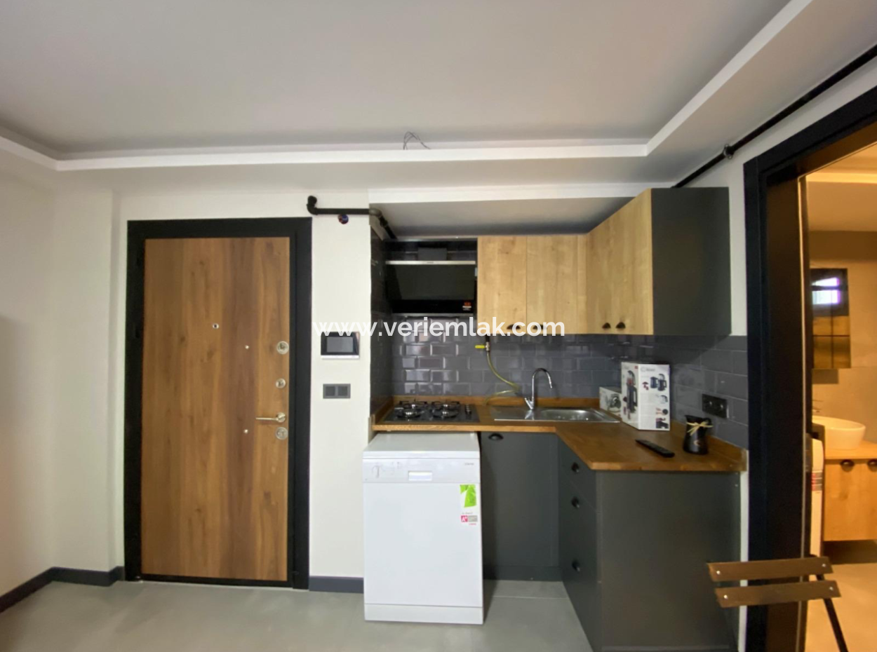 1 1 Apartment For Sale In A Complex With Pool In Seferihisar Gözsüzler Region