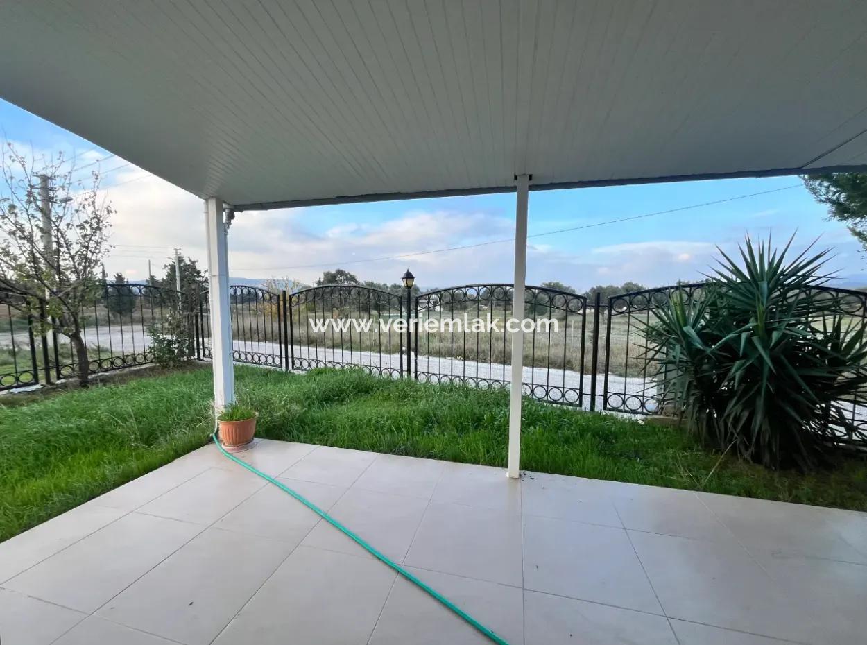 Villa For Sale In Seferihisar Düzce District, Centrally Located, With Large Garden And Terrace