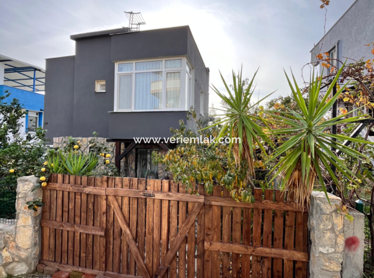 4 1 Detached Villa For Sale With Large Garden In Seferihisar Siğacik Girlen