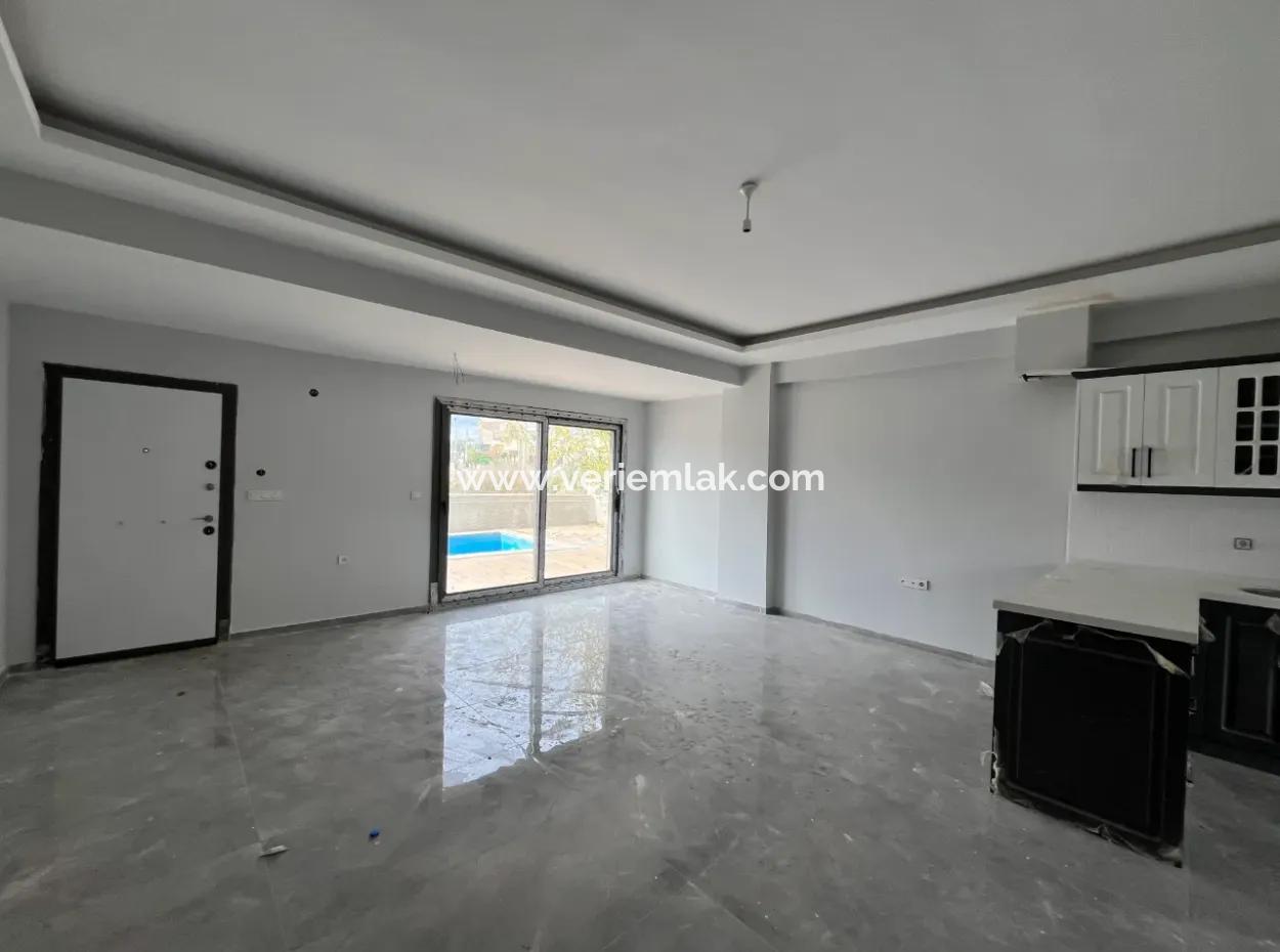 3 In 1 Detached Villa With Pool In Seferihisar Tepecik Neighborhood