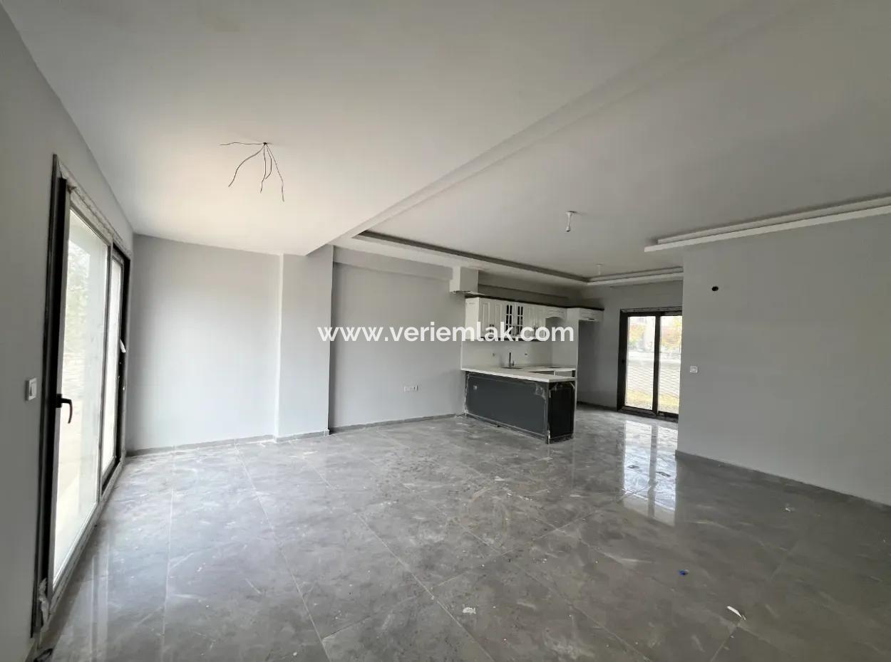 3 In 1 Detached Villa With Pool In Seferihisar Tepecik Neighborhood