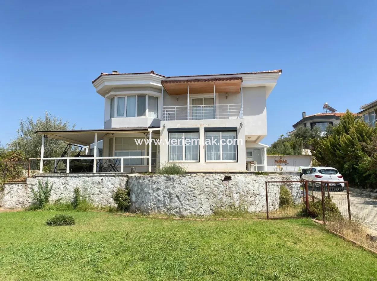 4 1 Villas For Sale With Large Gardens In A Complex In Seferihisar Ulamiş