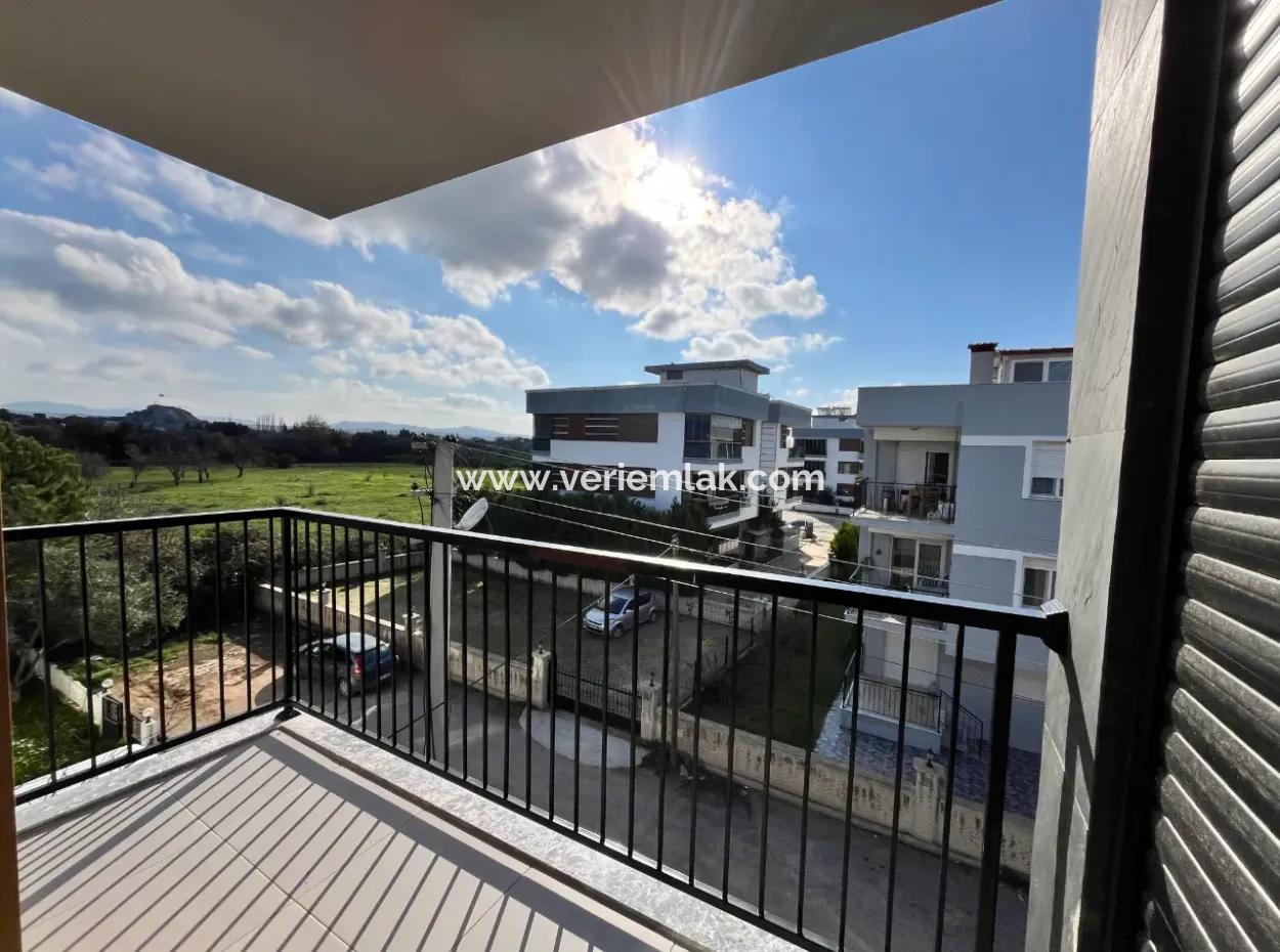 Modern And Luxury Living In The Heart Of Sığacık 1 1 Apartments