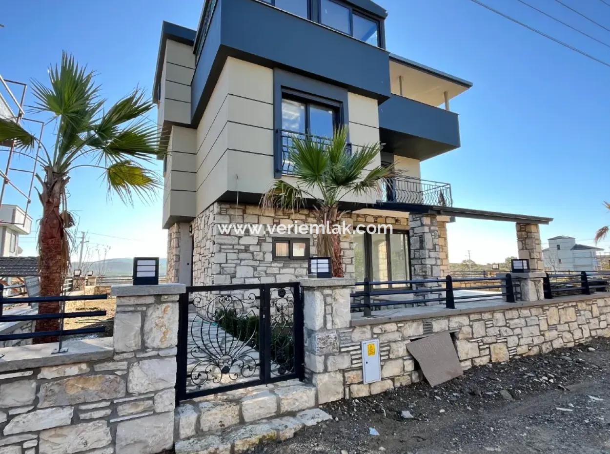 In The Prestigious Area Of Akarca: Luxury 4 In 1 Detached Villa Next To Bora Bora Houses!