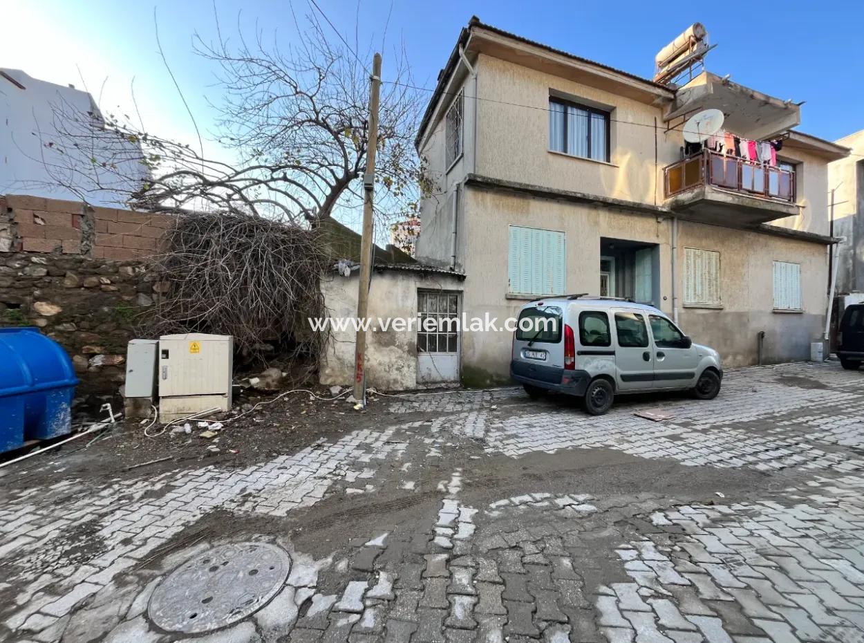 Land Zoned Near Mehmet İzdal Primary School In Seferihisar Hidirlik