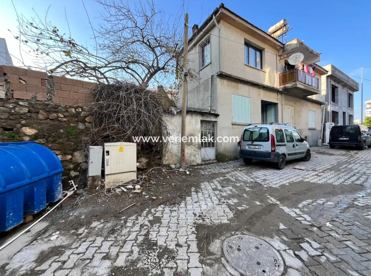Land Zoned Near Mehmet İzdal Primary School In Seferihisar Hidirlik