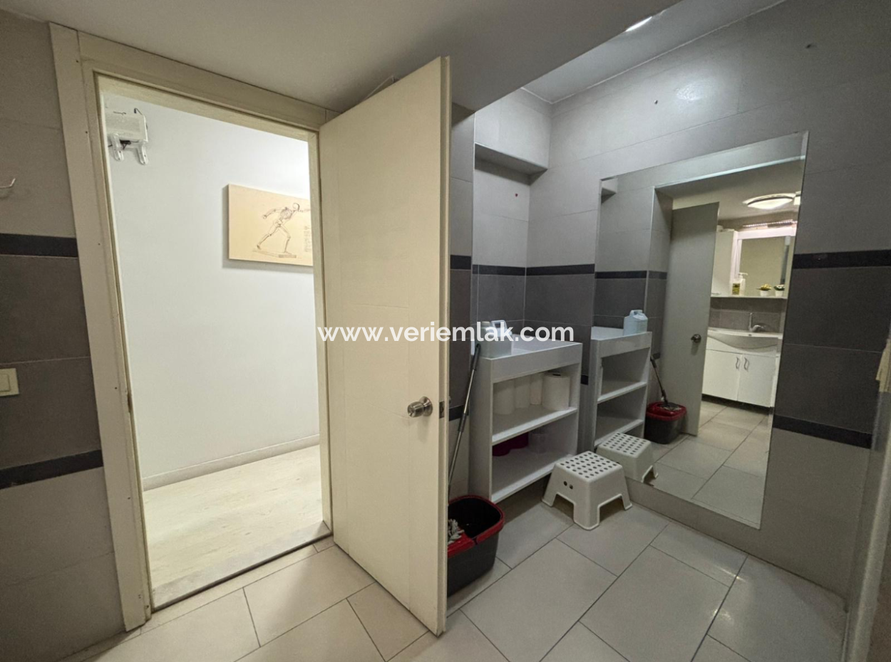 Prestigious Workplace In A Corner Location Adjacent To Sevinc Patisserie In Alsancak!