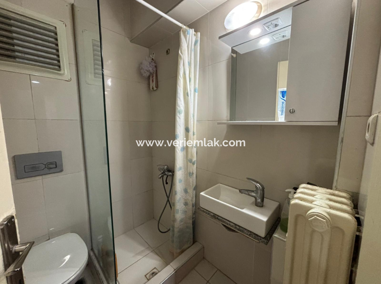 Opportunity Apartment For Sale On Mahmut Esat Street Near Alsancak Talatpaşa!