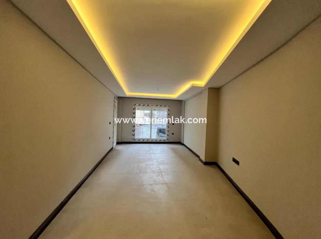 2 1 En-Suite Apartment In The Center Of Seferihisar!