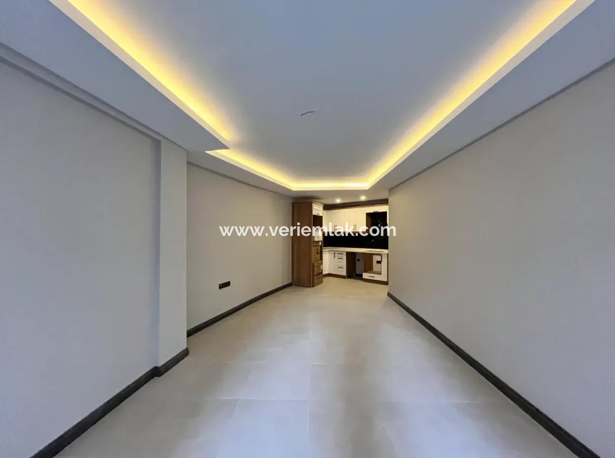 2 1 En-Suite Apartment In The Center Of Seferihisar!