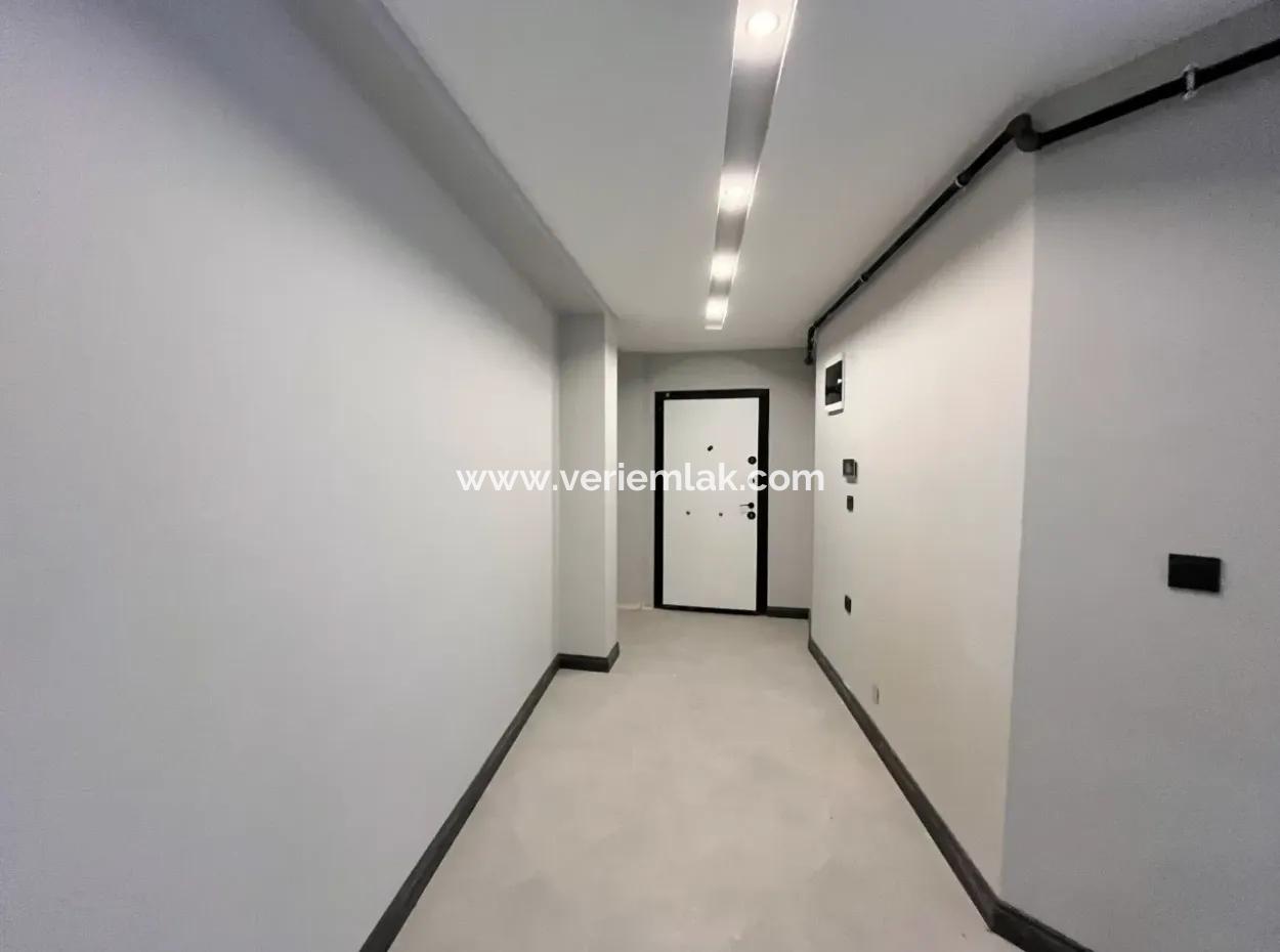 2 1 En-Suite Apartment In The Center Of Seferihisar!