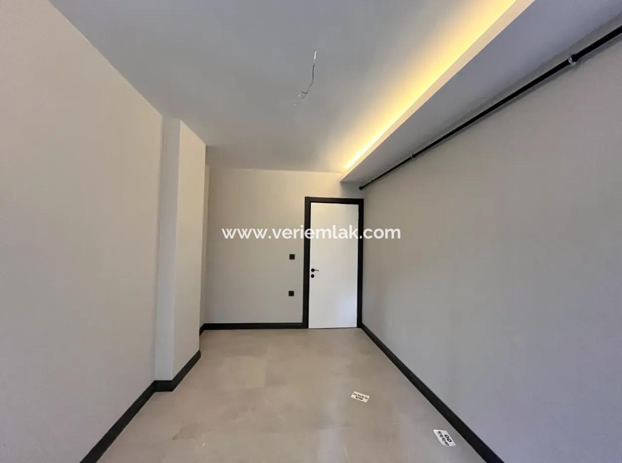 2 1 En-Suite Apartment In The Center Of Seferihisar!