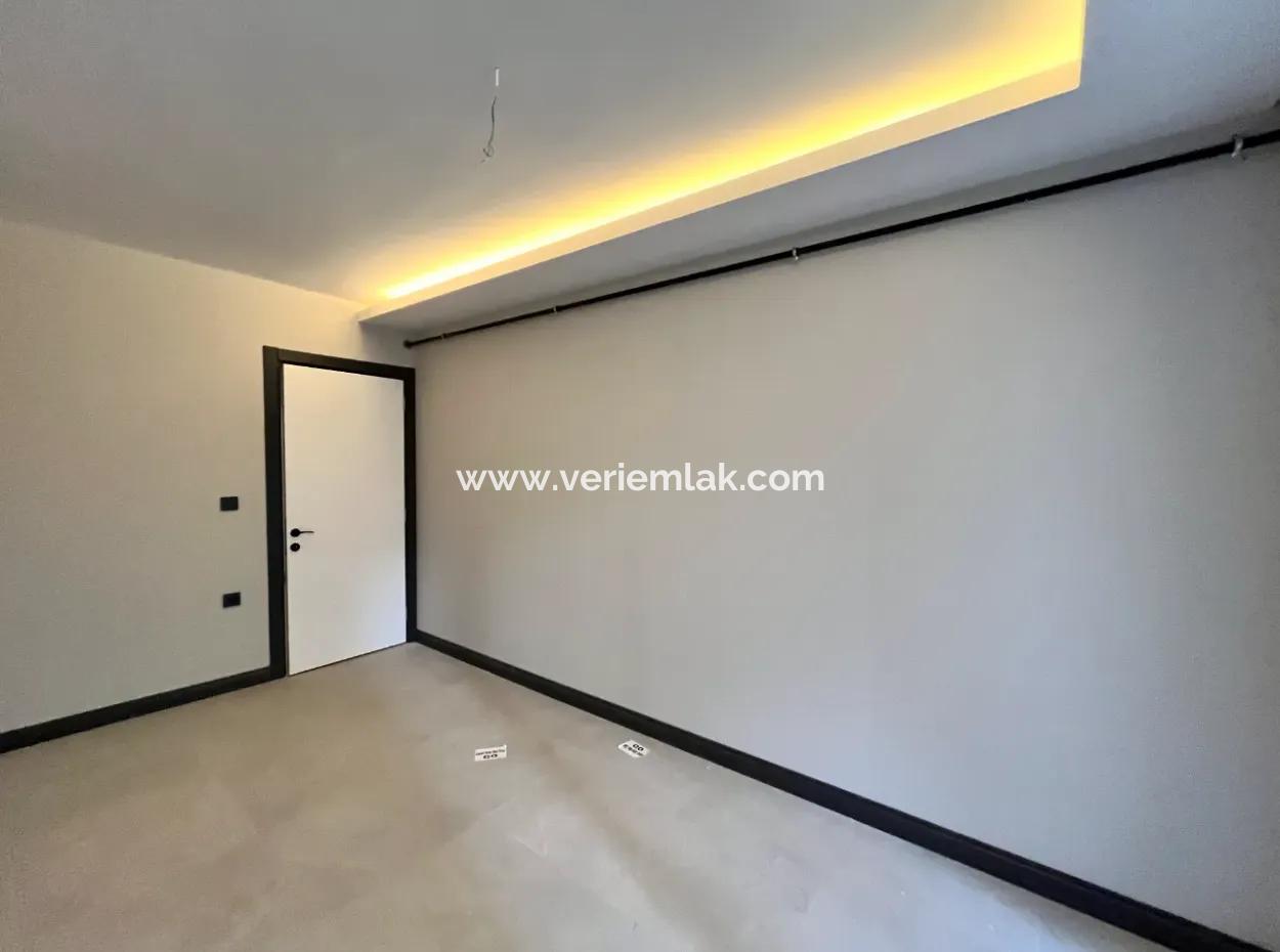 2 1 En-Suite Apartment In The Center Of Seferihisar!