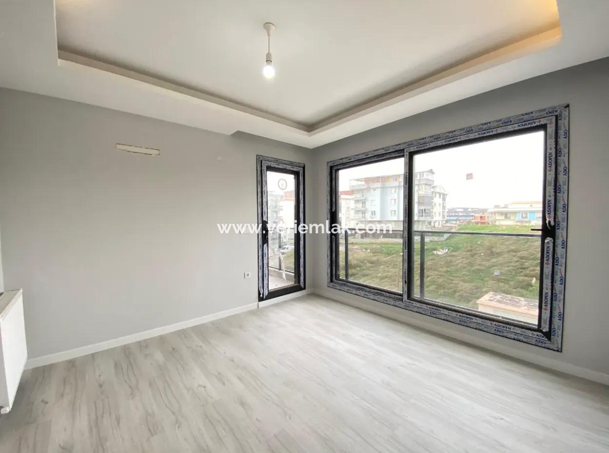 Spacious And Comfortable Apartment In Seferihisar Çolakibrahimbey Neighborhood