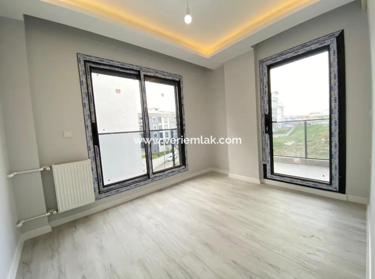 Spacious And Comfortable Apartment In Seferihisar Çolakibrahimbey Neighborhood