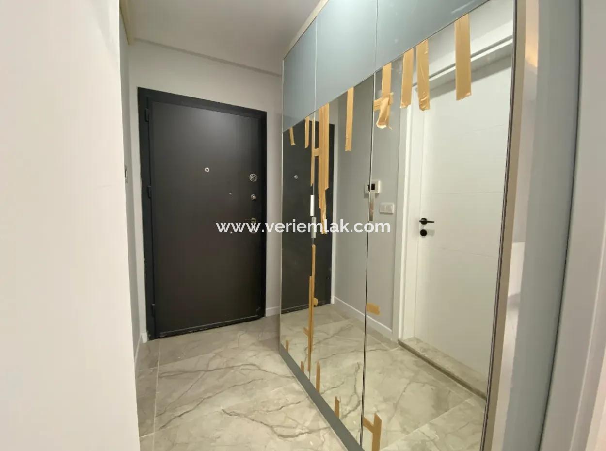 Spacious And Comfortable Apartment In Seferihisar Çolakibrahimbey Neighborhood