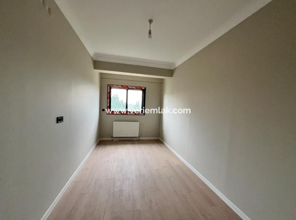 3 1 Mezzanine Spacious Apartment In Seferihisar Camikebir Neighborhood With Garden, Pool And Security!