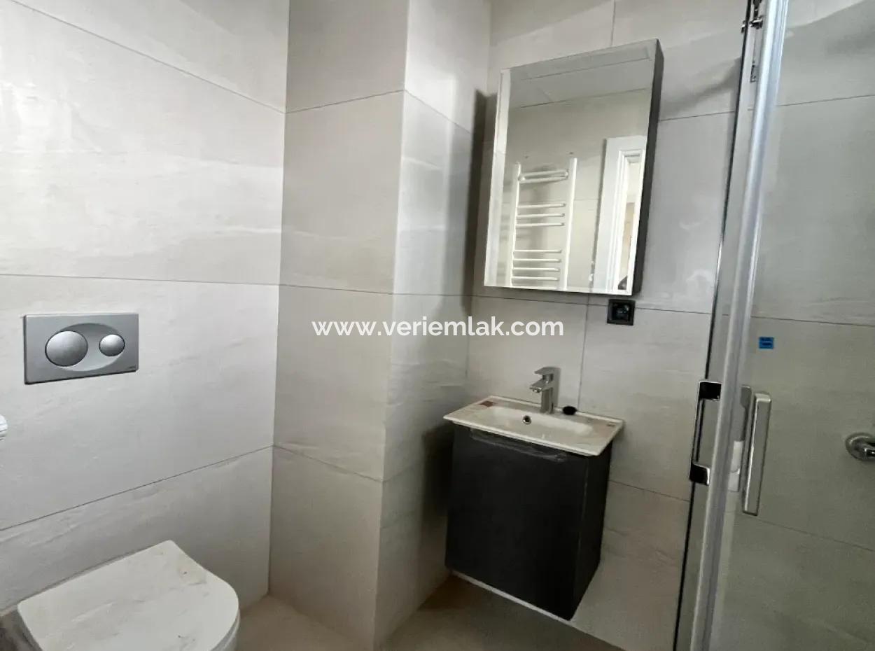3 1 Mezzanine Spacious Apartment In Seferihisar Camikebir Neighborhood With Garden, Pool And Security!