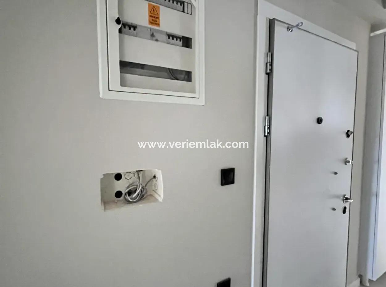 3 1 Mezzanine Spacious Apartment In Seferihisar Camikebir Neighborhood With Garden, Pool And Security!