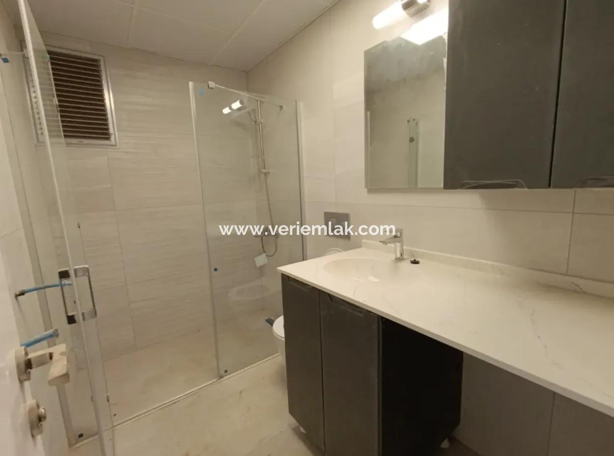 3 1 Mezzanine Spacious Apartment In Seferihisar Camikebir Neighborhood With Garden, Pool And Security!