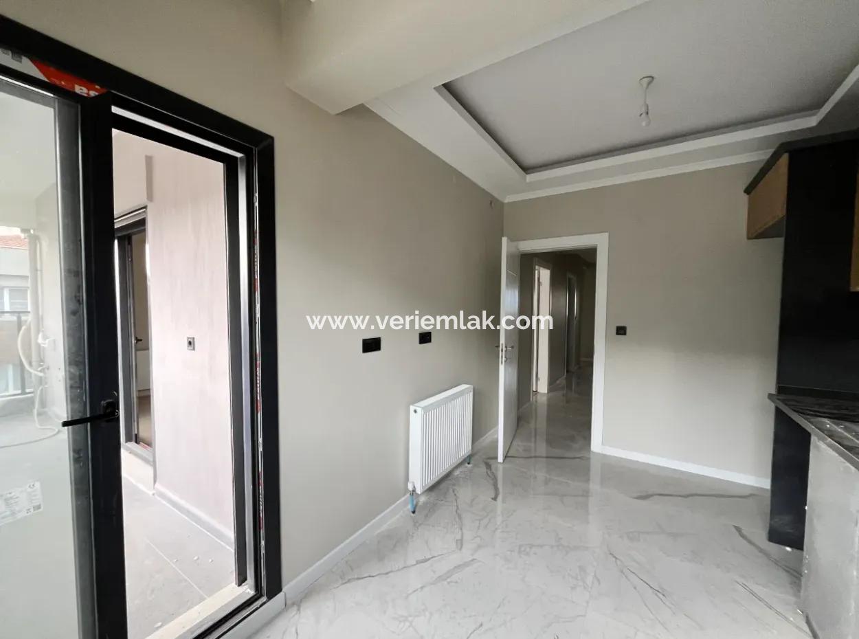 3 1 Mezzanine Spacious Apartment In Seferihisar Camikebir Neighborhood With Garden, Pool And Security!