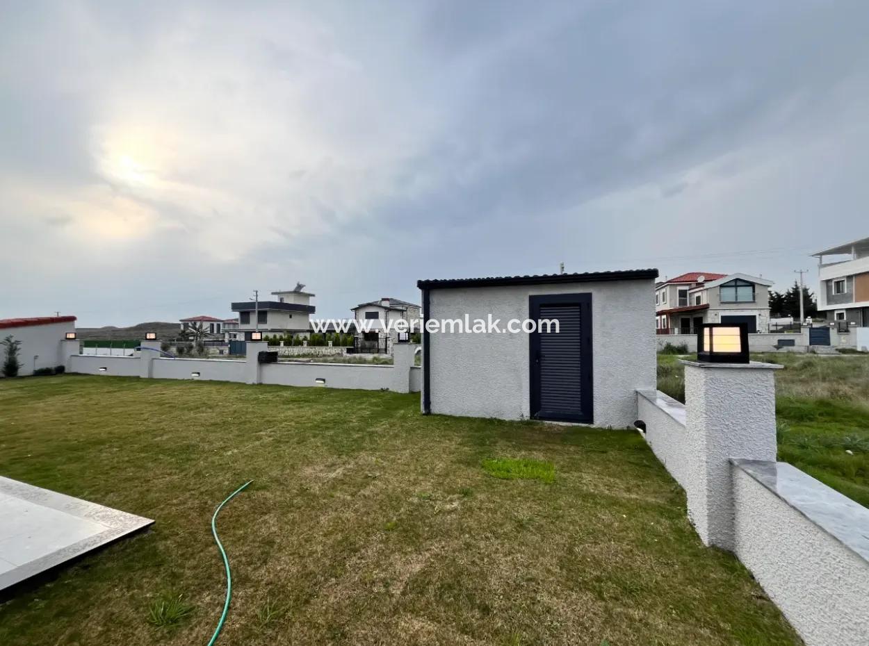 Detached, Pool, Comfortable Life In Seferihisar Hidirlik